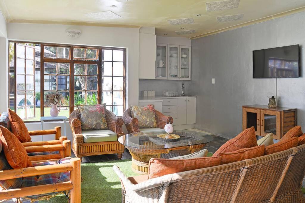 Mawethu Peaceful Garden With Covered Pool And Braai Area Cape Town Exterior photo